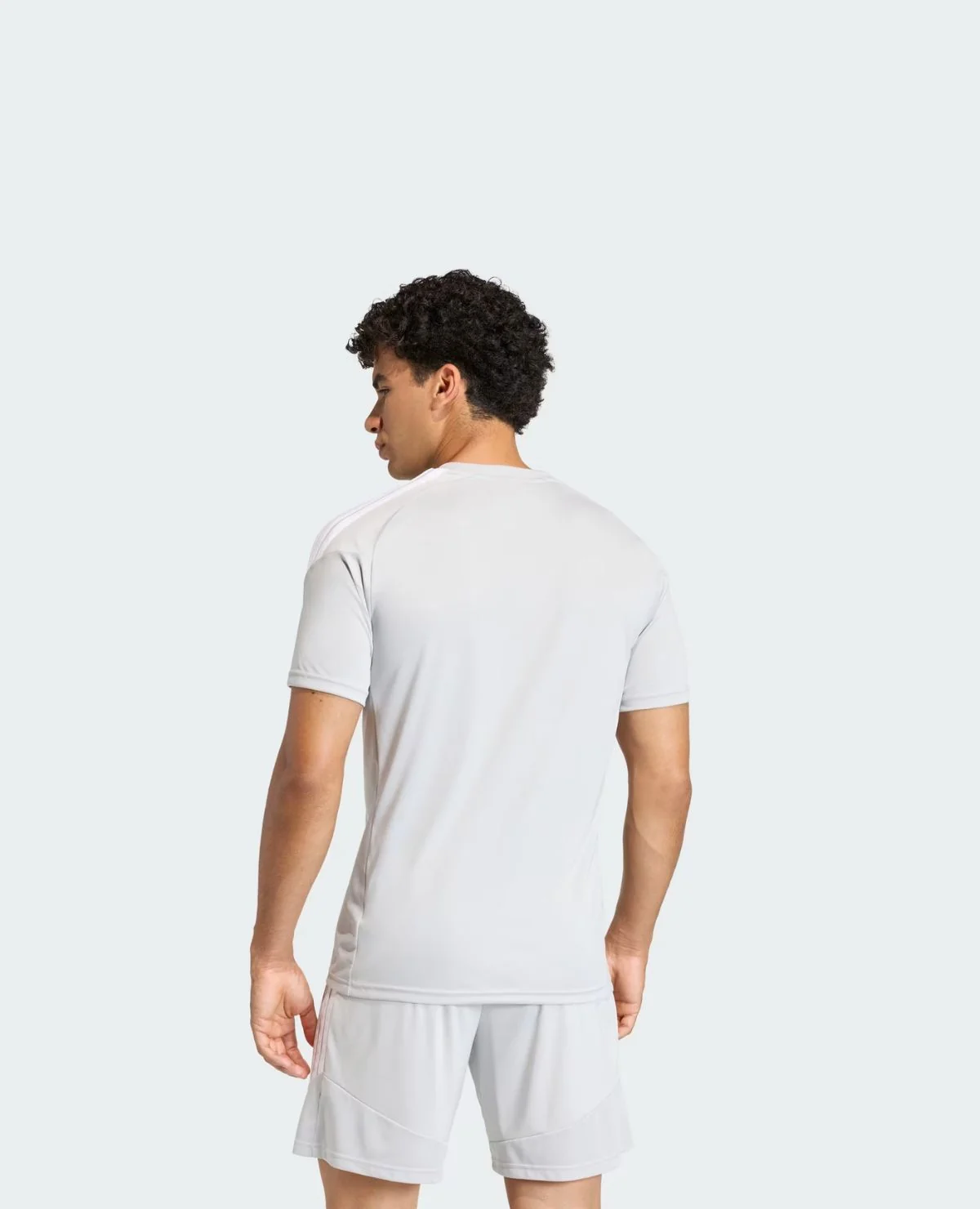 CAMISETA ADIDAS ESSENTIALS GREY KB1349 - Image 4